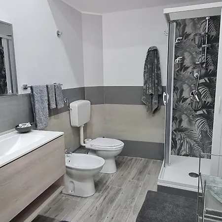 Piazza Grazia Apartment *